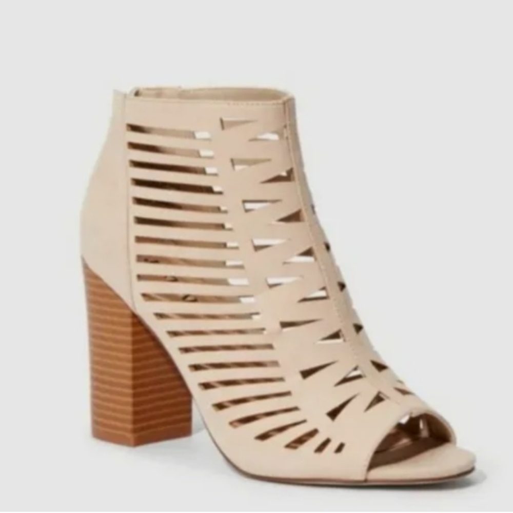 Never Worn JustFab Out if Office Dress Sandal